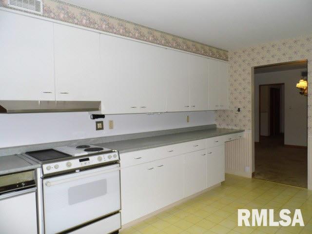 2704 East Richview Road Mount Vernon, IL 62864 - Photo 12 of 55 Gallery Image 12