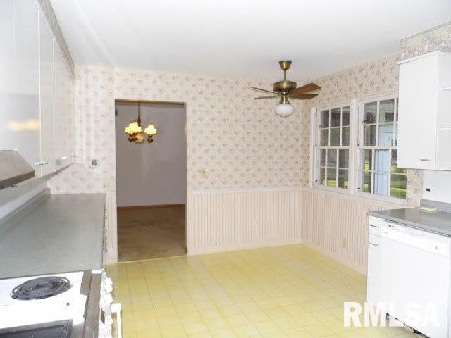 2704 East Richview Road Mount Vernon, IL 62864 - Photo 13 of 55 Gallery Image 13
