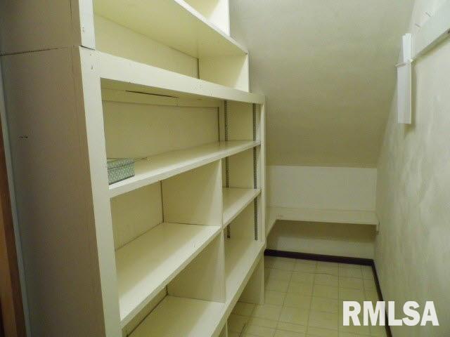 2704 East Richview Road Mount Vernon, IL 62864 - Photo 14 of 55 Gallery Image 14