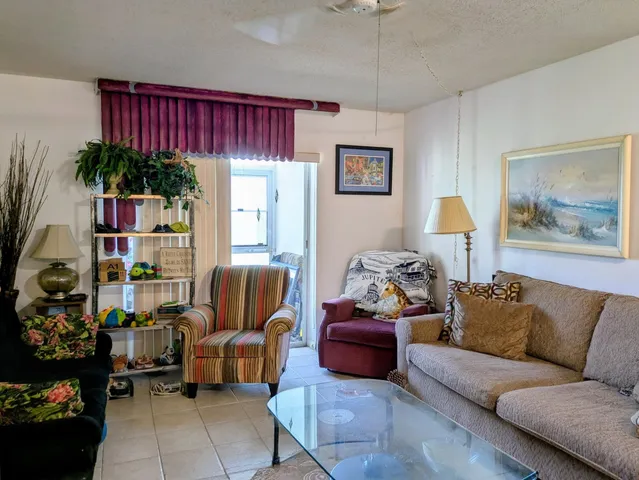 $70,000 | 2615 Garden Drive North, Unit 109, Lake Worth, FL 33461