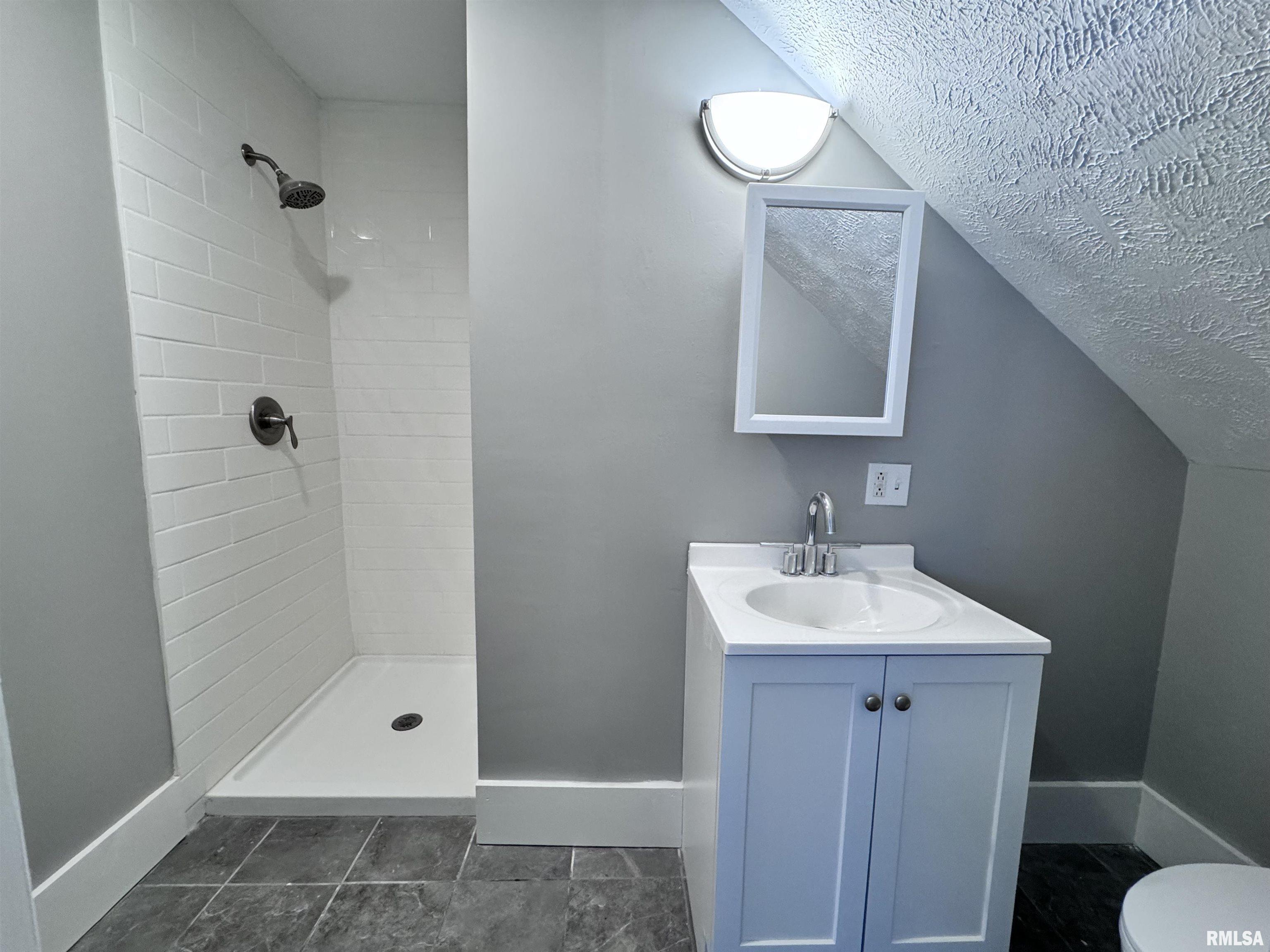 339 West Pierce Street Macomb, IL 61455 - Photo 13 of 28
