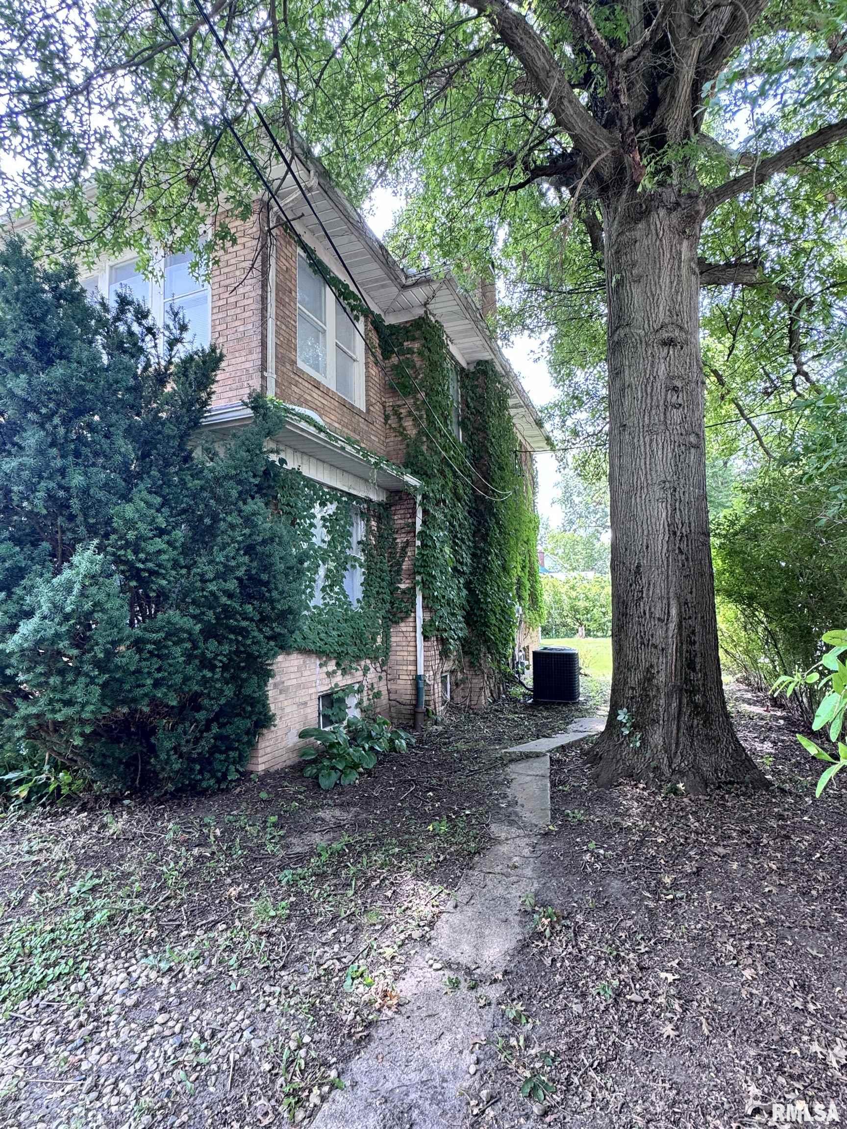 339 West Pierce Street Macomb, IL 61455 - Photo 24 of 28