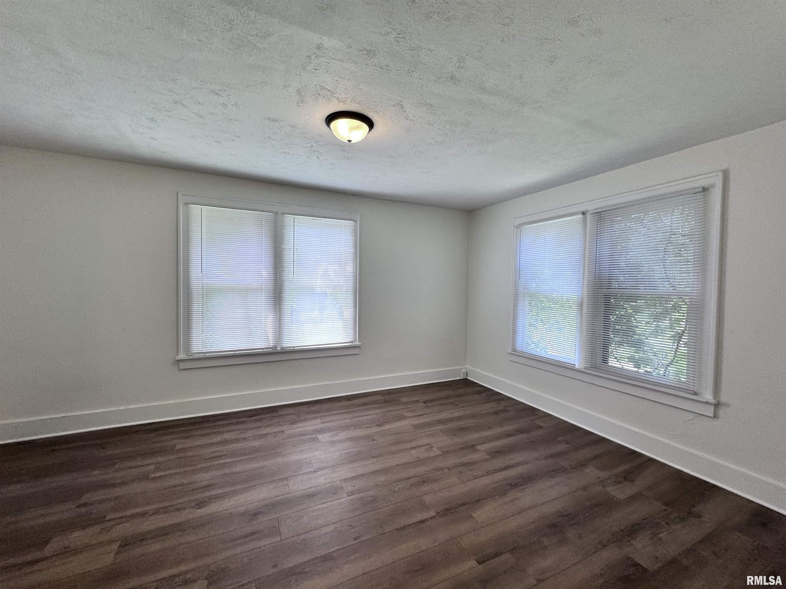 339 West Pierce Street Macomb, IL 61455 - Photo 7 of 28