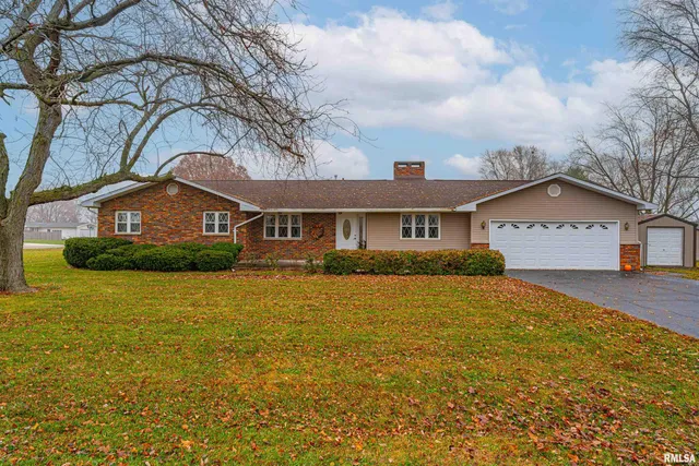 $259,900 | 33 Roley Estates, Sullivan, IL 61951