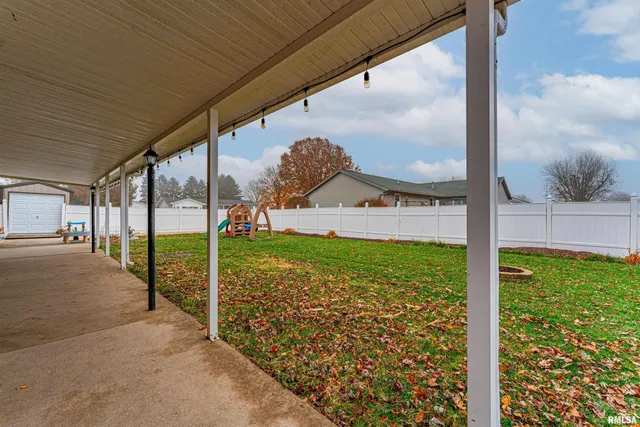 $259,900 | 33 Roley Estates, Sullivan, IL 61951