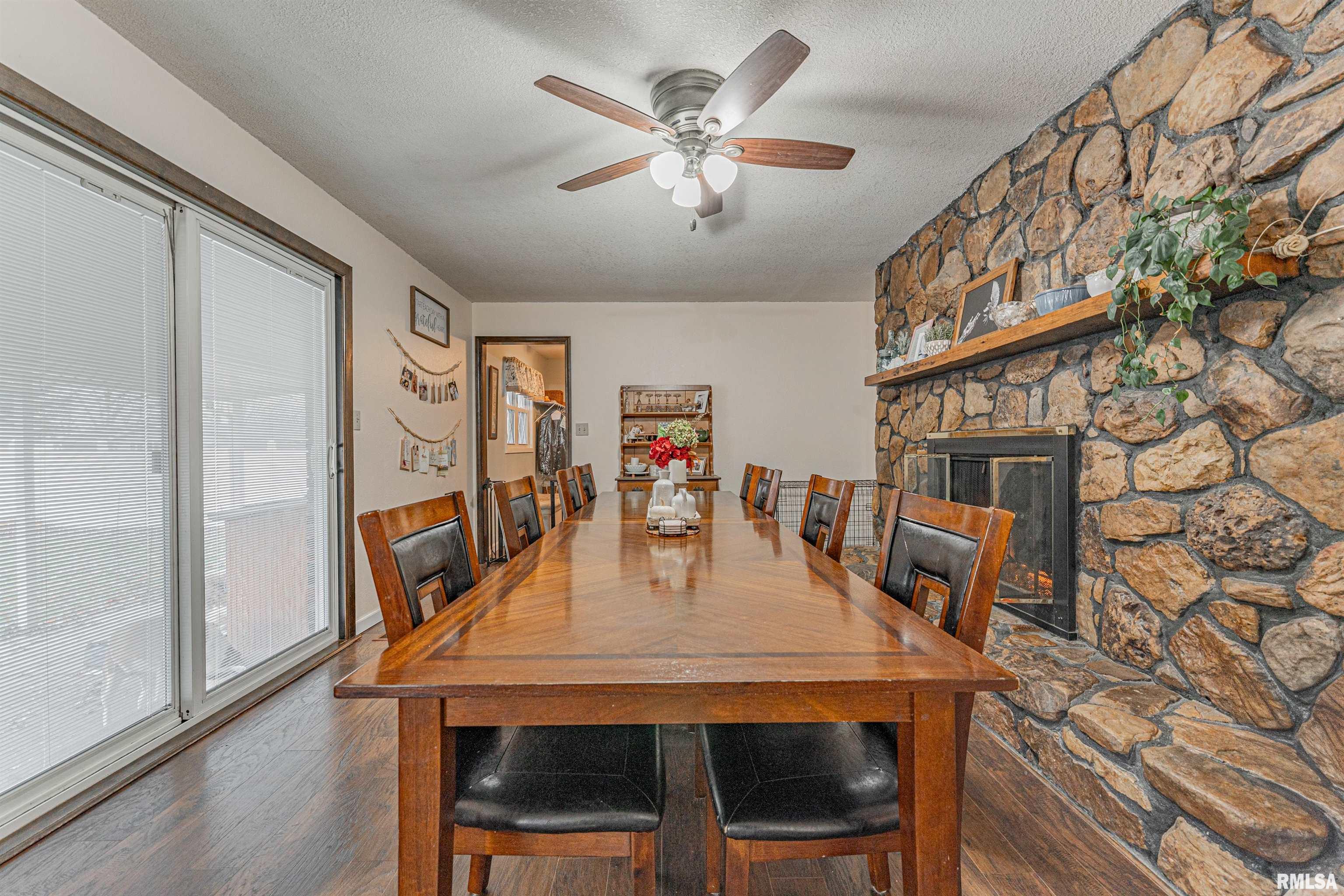 33 Roley Estates Sullivan, IL 61951 - Photo 6 of 28