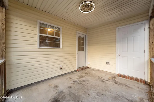 $1,500 | 700 Streamwood Drive, Jacksonville, NC 28546