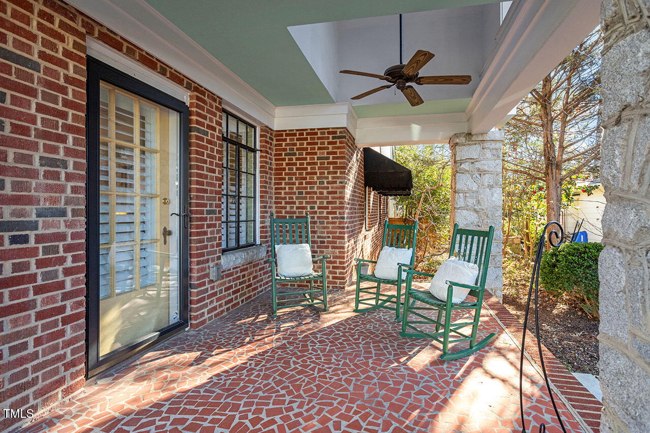 210 Woodburn Road Raleigh, NC 27605 - Photo 4 of 54 210 Woodburn Road_07