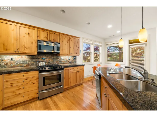 $667,000 | 242 Southeast 29th Street, Gresham, OR 97080