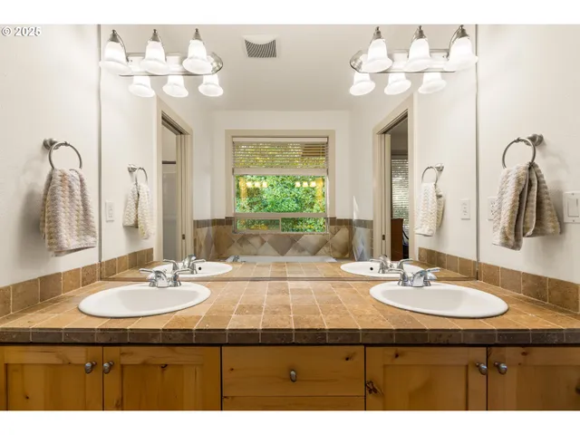 $667,000 | 242 Southeast 29th Street, Gresham, OR 97080