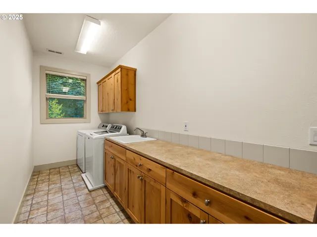 $667,000 | 242 Southeast 29th Street, Gresham, OR 97080