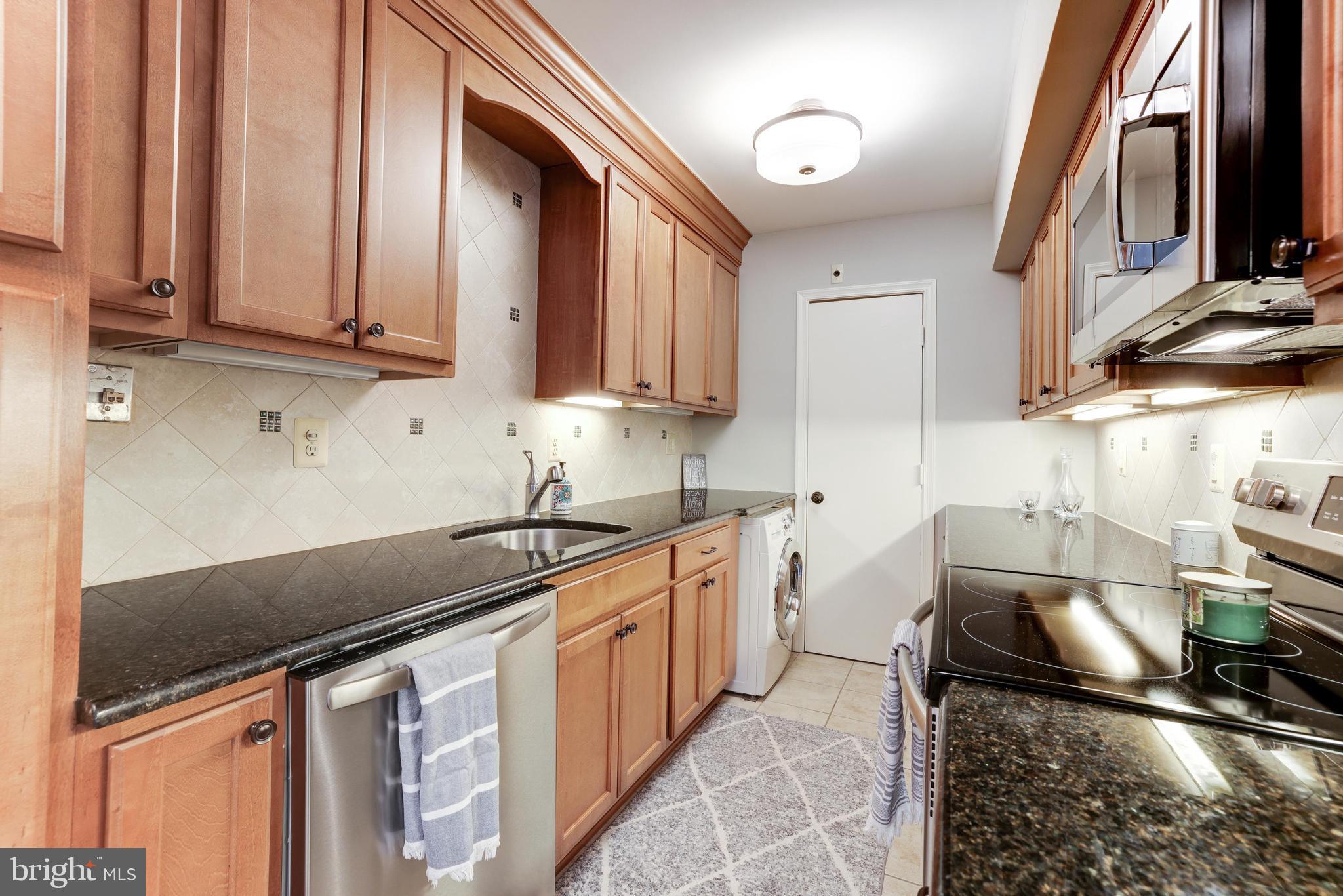5900 Kingsford Road, Unit 429 Springfield, VA 22152 - Photo 20 of 35 KITCHEN