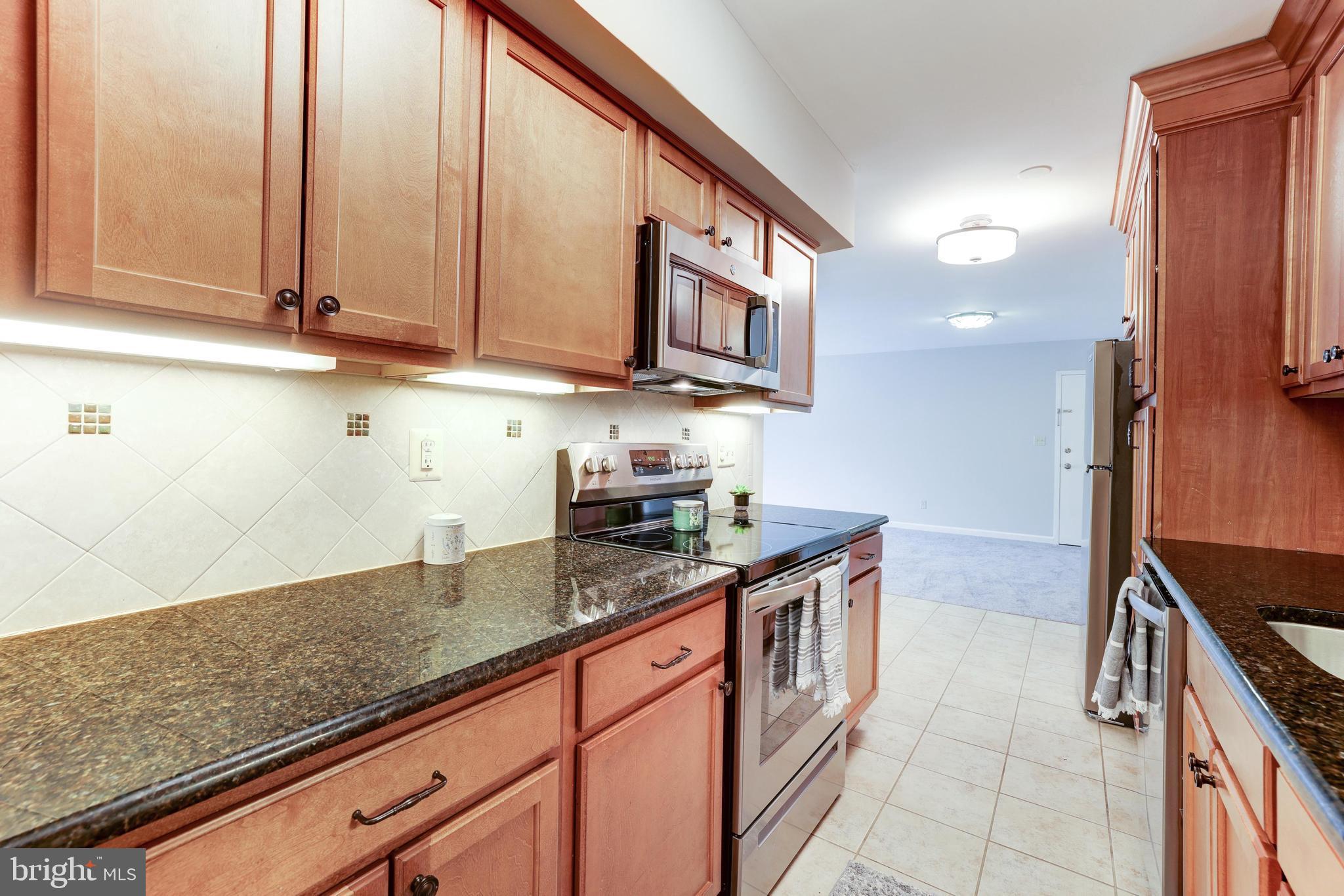 5900 Kingsford Road, Unit 429 Springfield, VA 22152 - Photo 21 of 35 KITCHEN