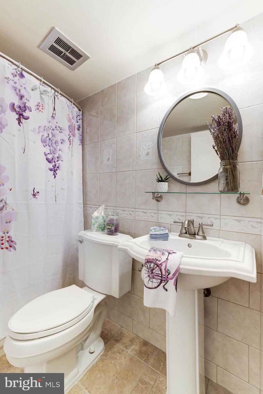 5900 Kingsford Road, Unit 429 Springfield, VA 22152 - Photo 25 of 35 HALL BATH