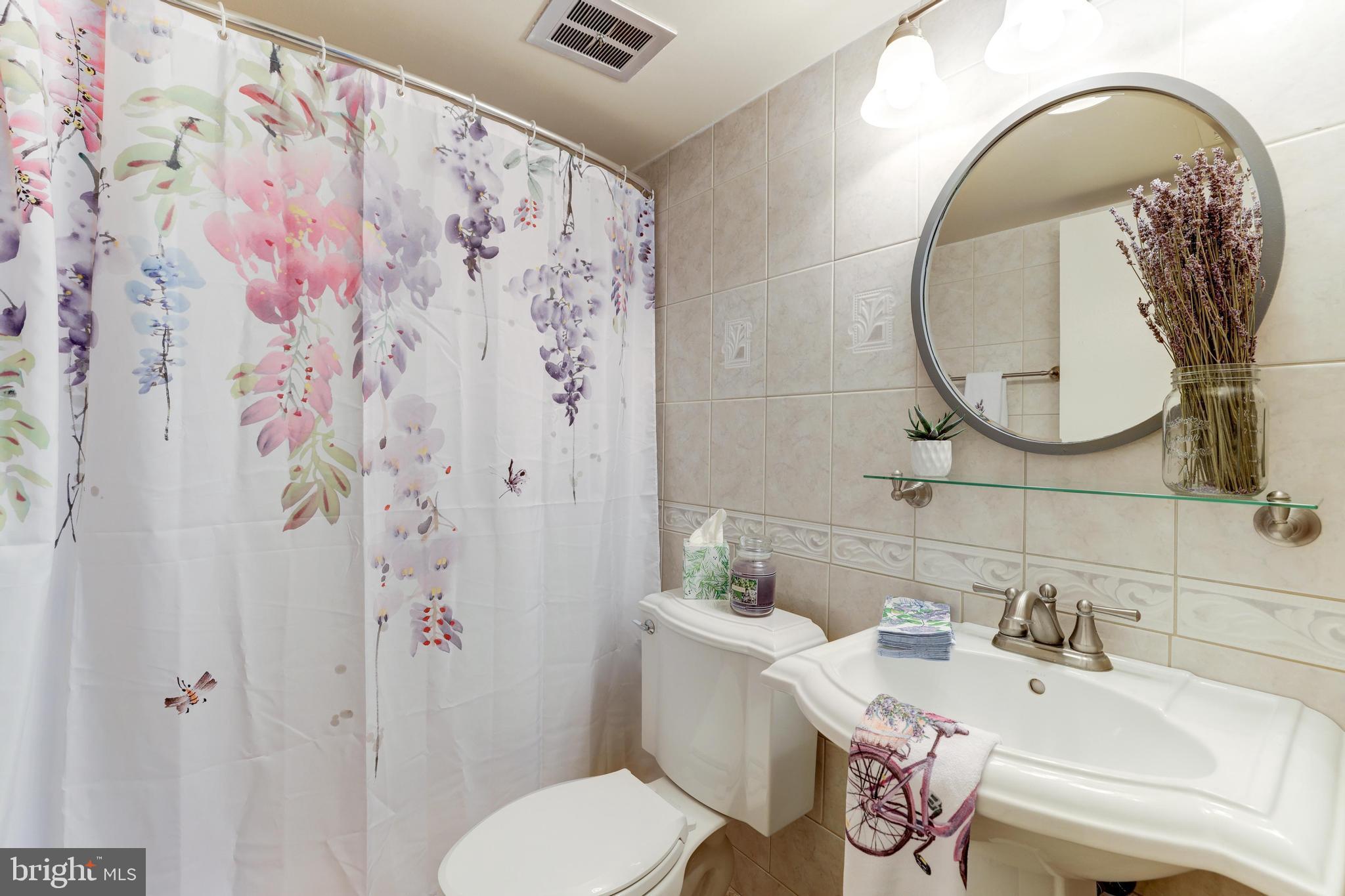 5900 Kingsford Road, Unit 429 Springfield, VA 22152 - Photo 26 of 35 HALL BATH