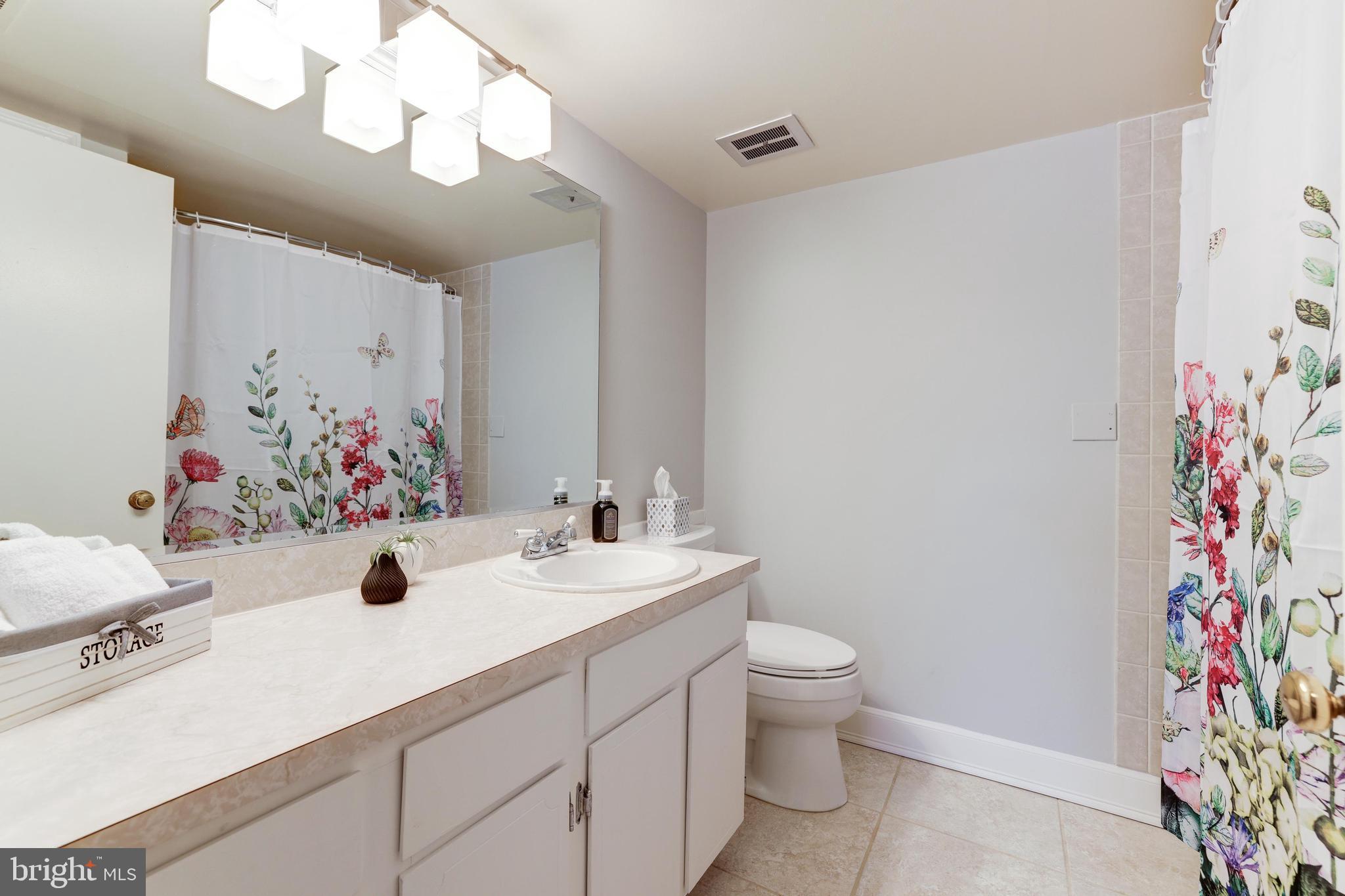 5900 Kingsford Road, Unit 429 Springfield, VA 22152 - Photo 32 of 35 PRIMARY BATH