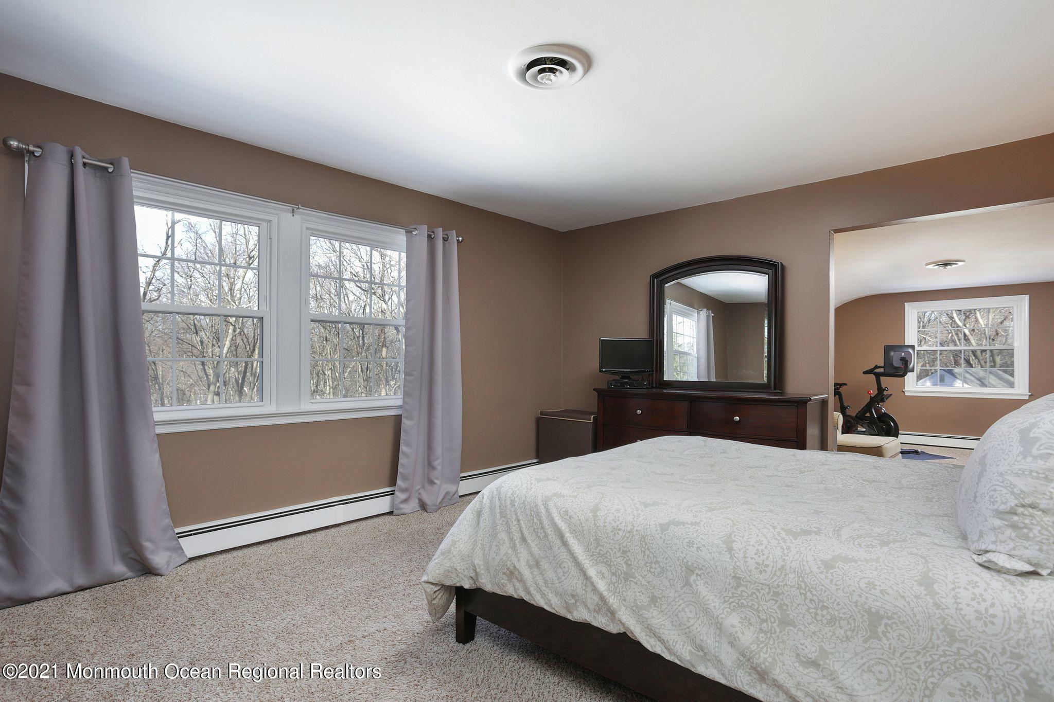 184 Pelican Road Middletown, NJ 07748 - Photo 14 of 15 184 pelican mstr