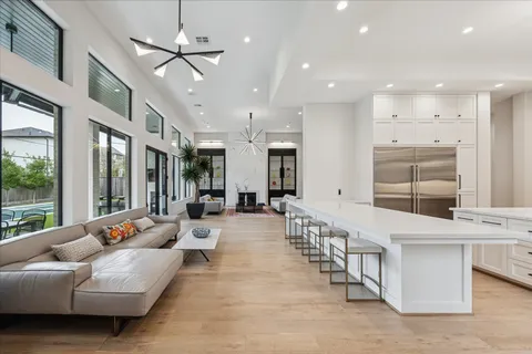 $3,874,000 | 1619 Lynnview Drive, Houston, TX 77055