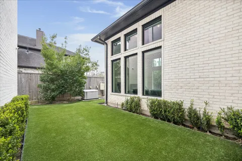 $3,874,000 | 1619 Lynnview Drive, Houston, TX 77055