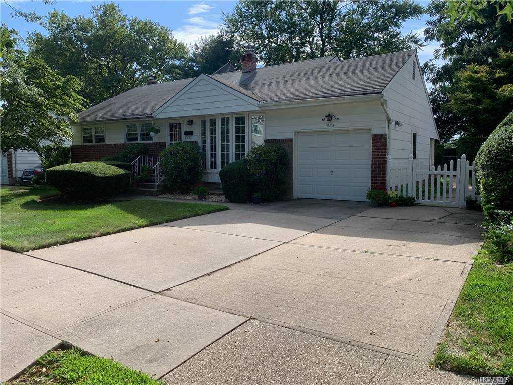 585 Plainview Road Plainview, NY 11803 - Photo 1 of 1