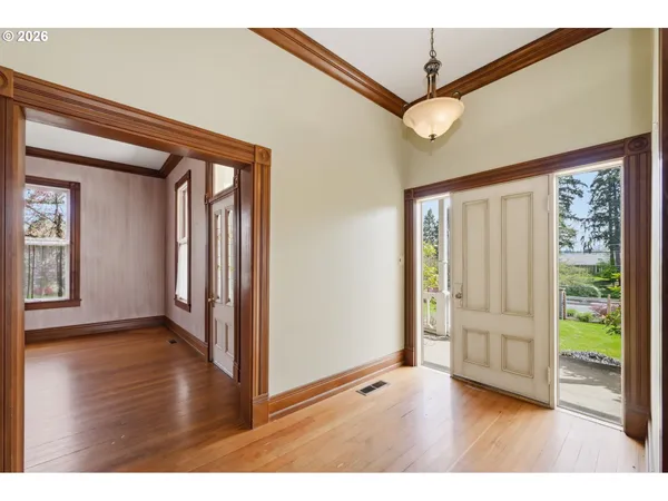 $775,000 | 653 South River Road, Cottage Grove, OR 97424