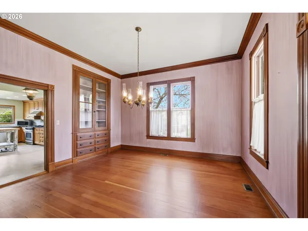$775,000 | 653 South River Road, Cottage Grove, OR 97424