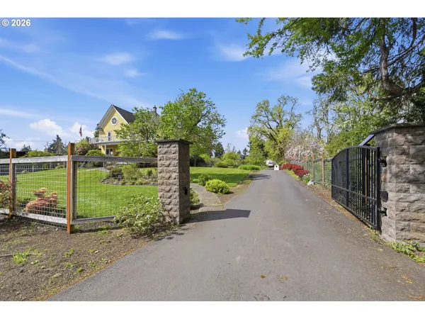 $775,000 | 653 South River Road, Cottage Grove, OR 97424