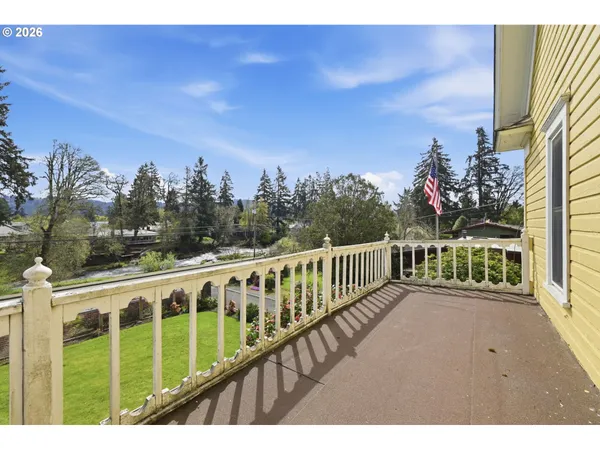$775,000 | 653 South River Road, Cottage Grove, OR 97424