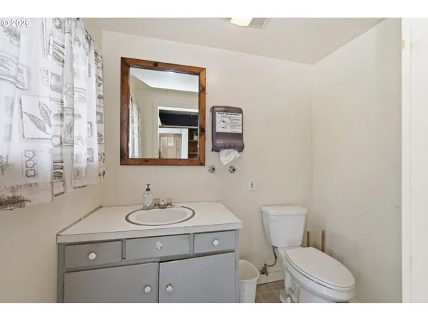 $775,000 | 653 South River Road, Cottage Grove, OR 97424