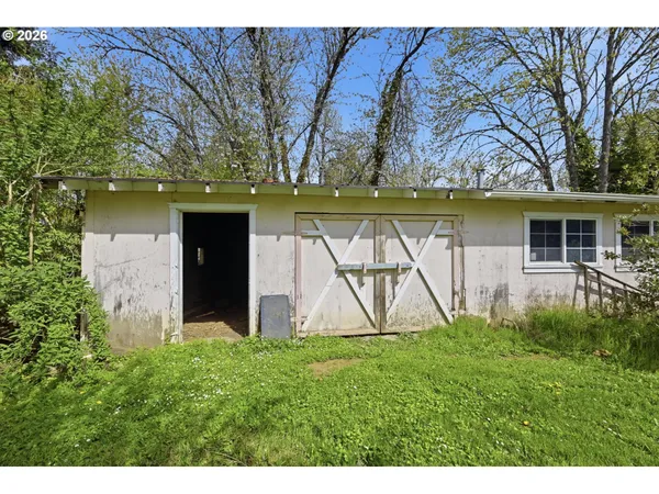 $775,000 | 653 South River Road, Cottage Grove, OR 97424