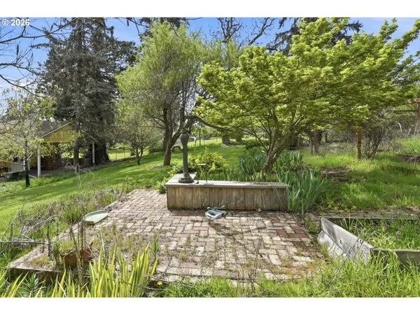$775,000 | 653 South River Road, Cottage Grove, OR 97424