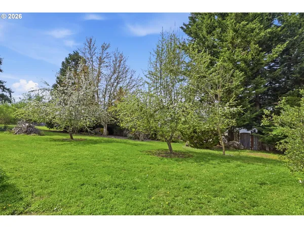 $775,000 | 653 South River Road, Cottage Grove, OR 97424
