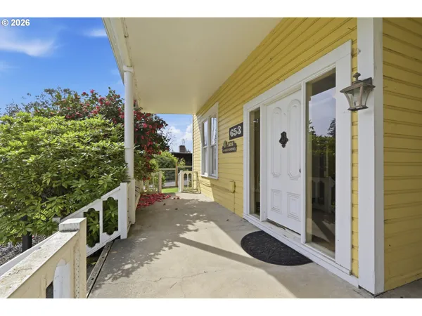 $775,000 | 653 South River Road, Cottage Grove, OR 97424