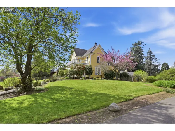 $775,000 | 653 South River Road, Cottage Grove, OR 97424