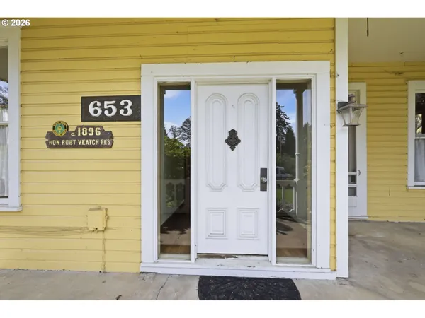 $775,000 | 653 South River Road, Cottage Grove, OR 97424