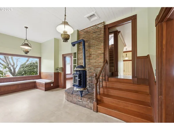 $775,000 | 653 South River Road, Cottage Grove, OR 97424