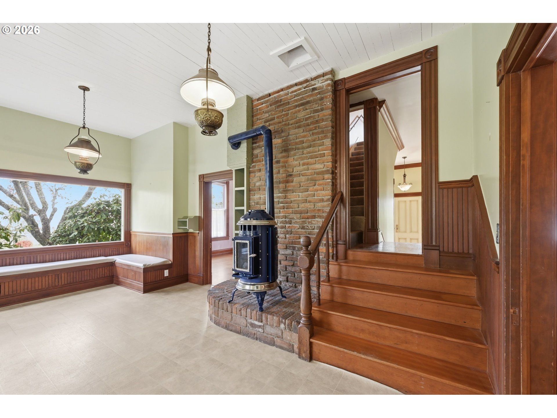 653 South River Road Cottage Grove, OR 97424 - Photo 6 of 47