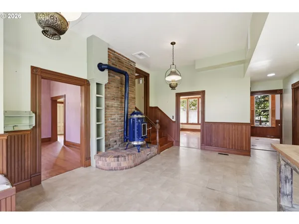 $775,000 | 653 South River Road, Cottage Grove, OR 97424