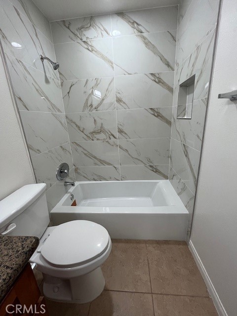 45 Golden Glen Street, Unit 75 Irvine, CA 92604 - Photo 29 of 35 a bathroom with a toilet and a bathtub