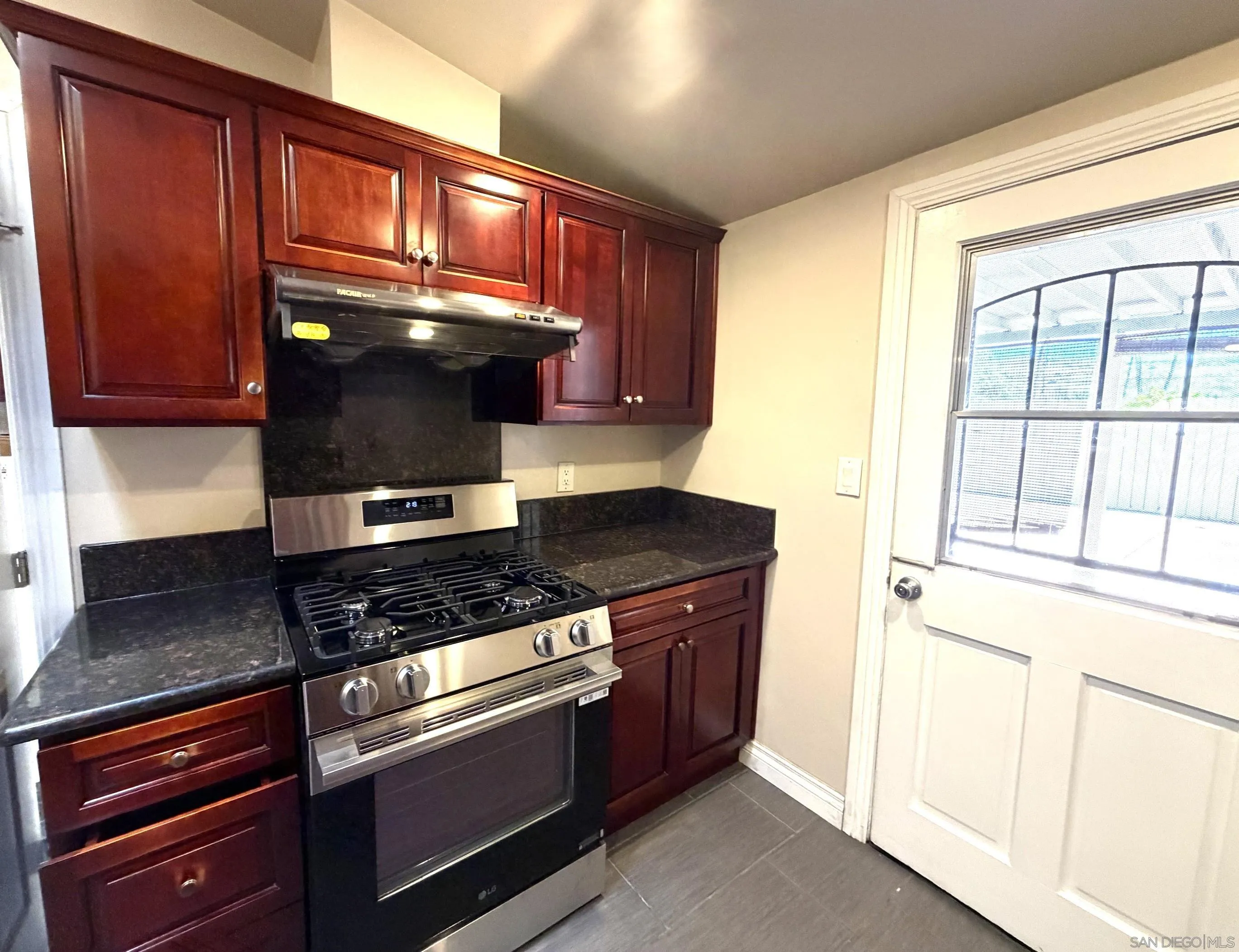 12923 Slack Street Poway, CA 92064 - Photo 7 of 27