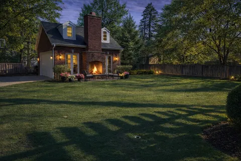 $2,489,000 | 1241 Ash Street, Winnetka, IL 60093