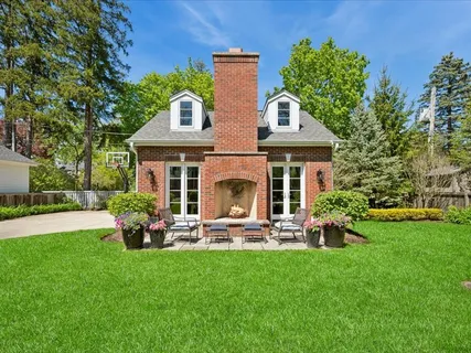 $2,489,000 | 1241 Ash Street, Winnetka, IL 60093