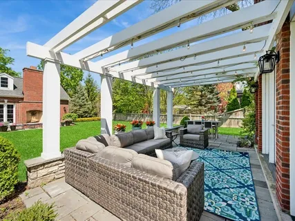 $2,489,000 | 1241 Ash Street, Winnetka, IL 60093
