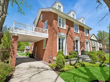 $2,489,000 | 1241 Ash Street, Winnetka, IL 60093