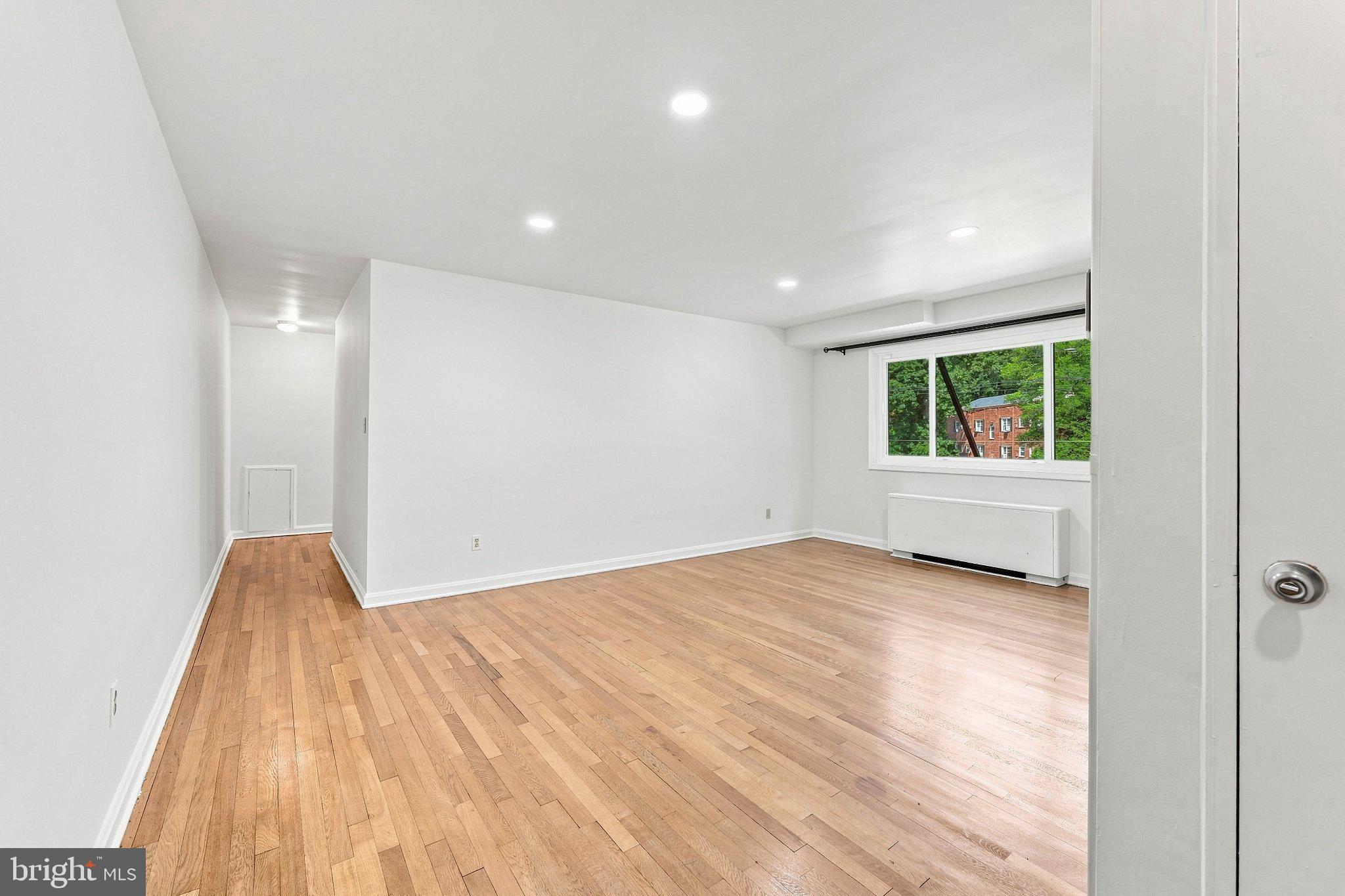 95 East Wayne Avenue, Unit 212 Silver Spring, MD 20901 - Photo 6 of 30 Living room