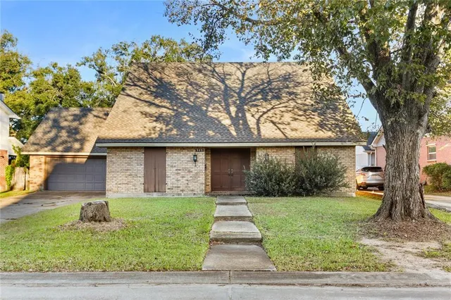 $275,000 | 909 Marlene Drive, Gretna, LA 70056