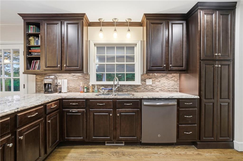 513 East 11th Street Southeast Rome, GA 30161 - Photo 9 of 44