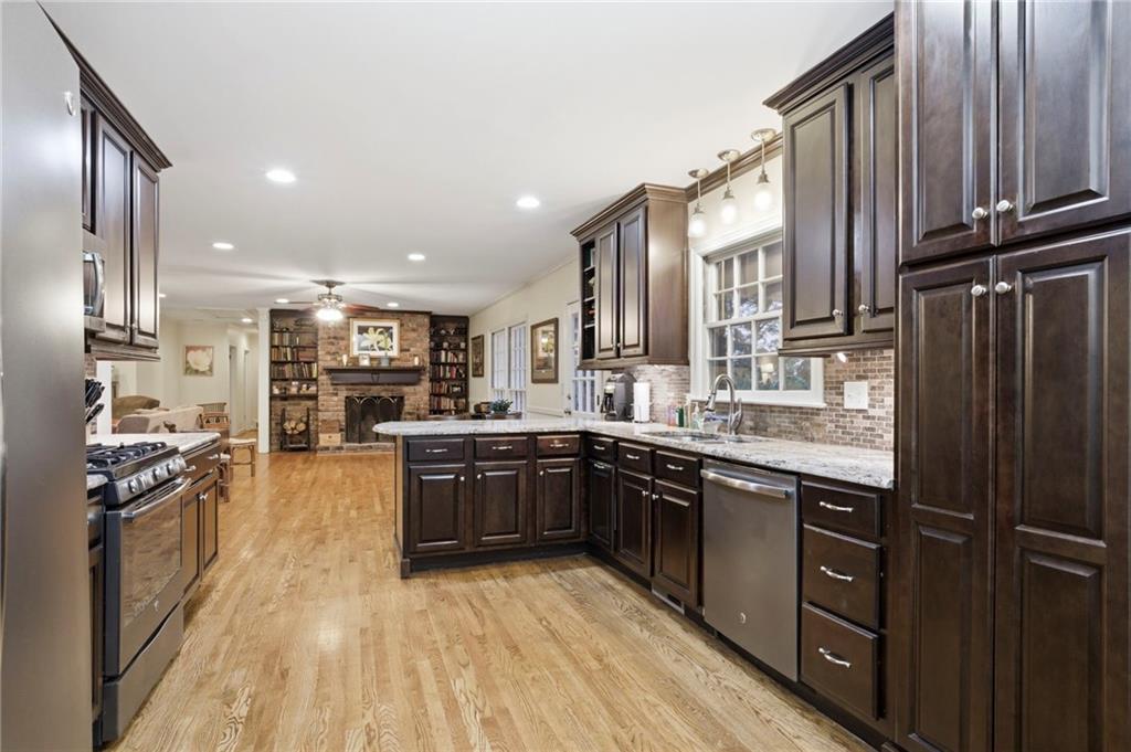 513 East 11th Street Southeast Rome, GA 30161 - Photo 10 of 44