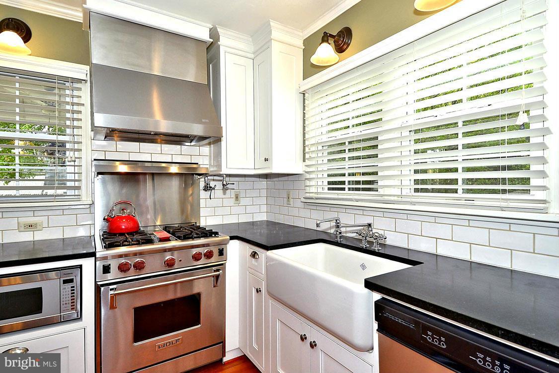 901 Spa Road Annapolis, MD 21401 - Photo 15 of 30 Wolf and KitchenAid Stainless Appliances