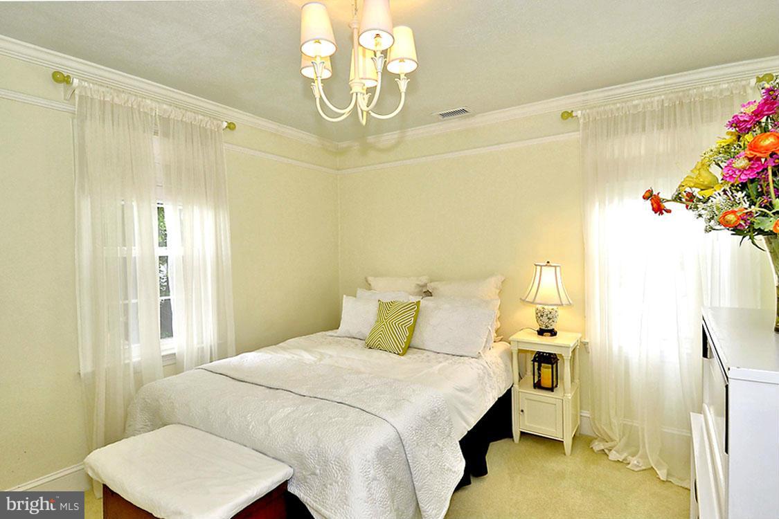 901 Spa Road Annapolis, MD 21401 - Photo 25 of 30 Bright Breezy 2nd Bedroom with Ample Closet
